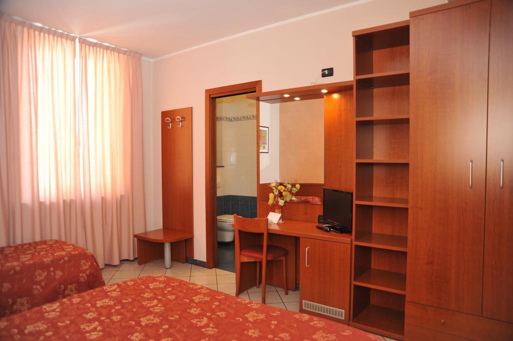 Hotel Stazione Livorno Exterior foto