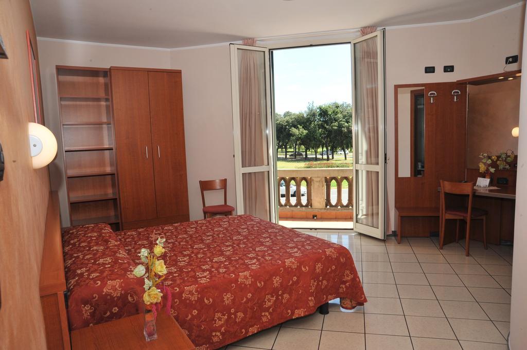 Hotel Stazione Livorno Habitación foto