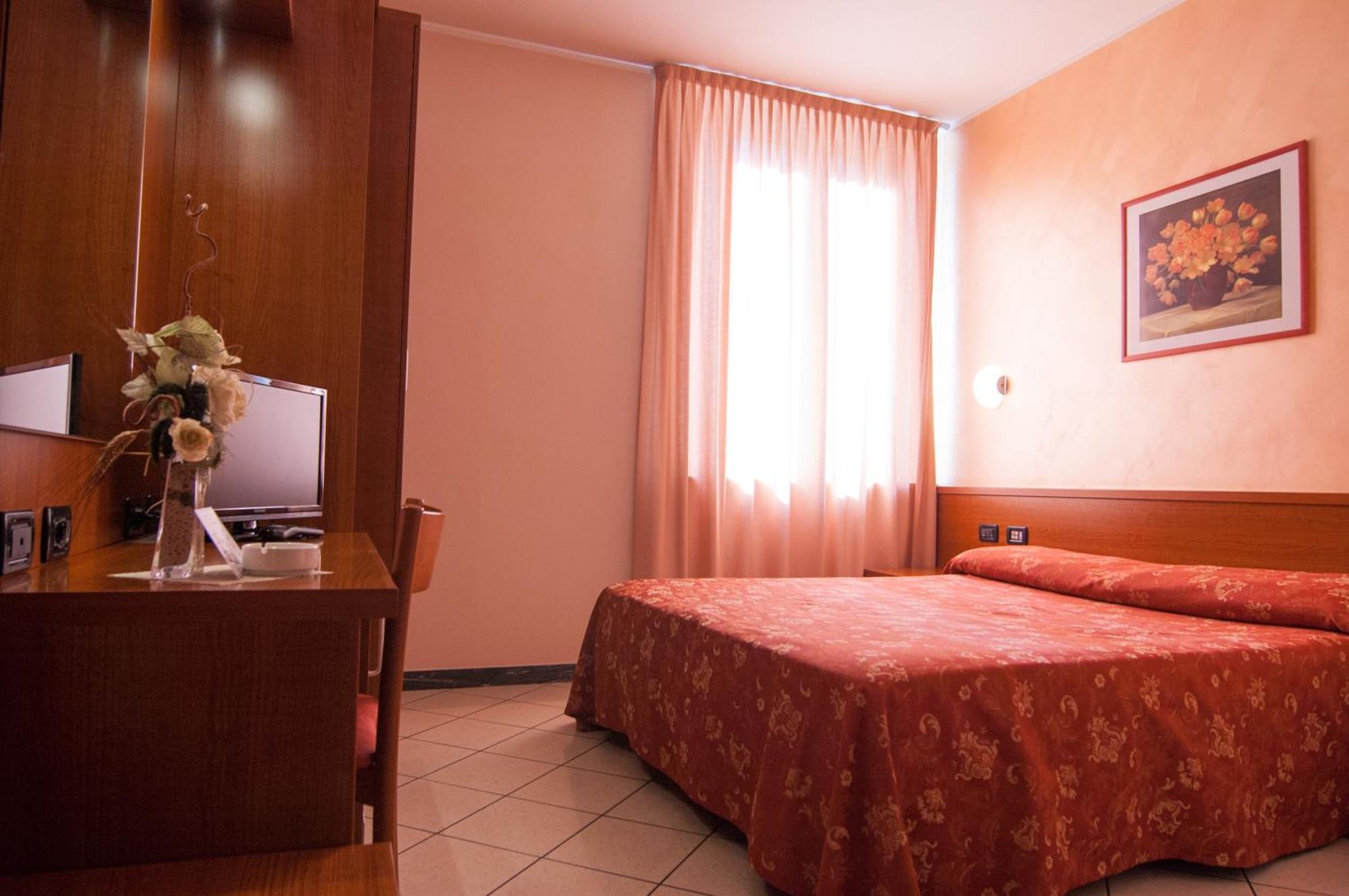 Hotel Stazione Livorno Habitación foto