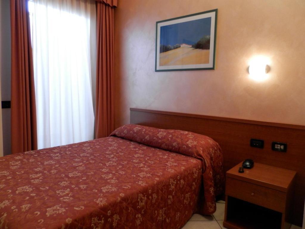 Hotel Stazione Livorno Habitación foto